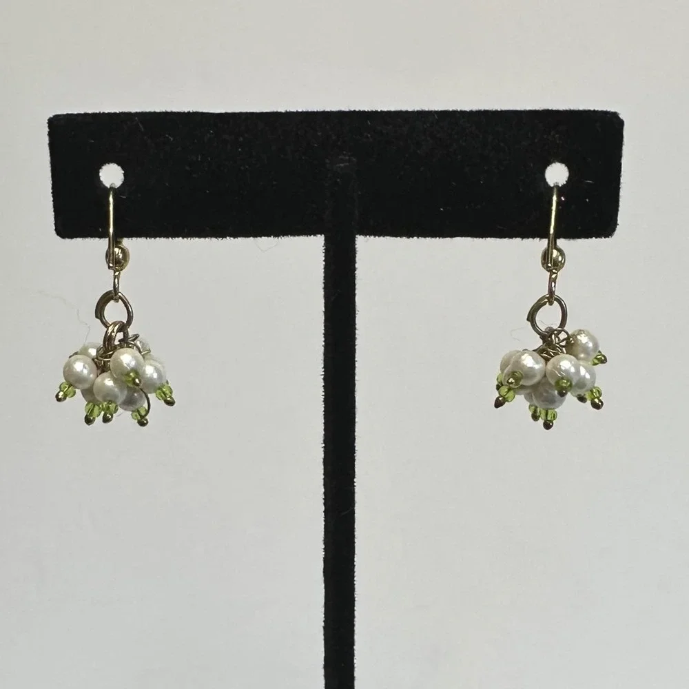 Vintage Cluster Bead Dangle Earrings‎ White Faux Pearl Green Accent Boho